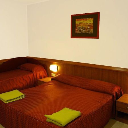 Hotel Bengasi Ρίμινι Εξωτερικό φωτογραφία