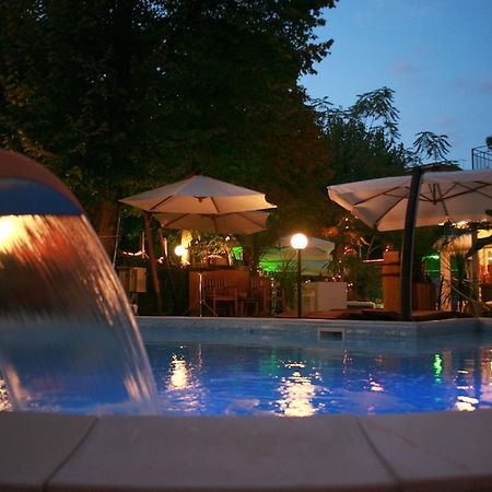Hotel Bengasi Ρίμινι Εξωτερικό φωτογραφία