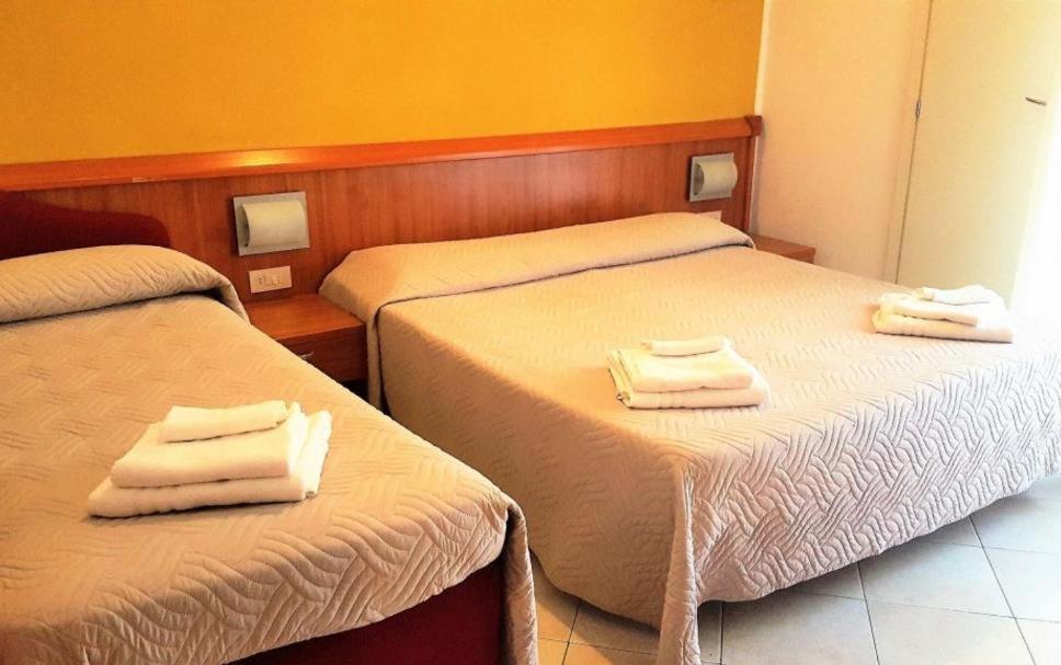 Hotel Bengasi Ρίμινι Εξωτερικό φωτογραφία
