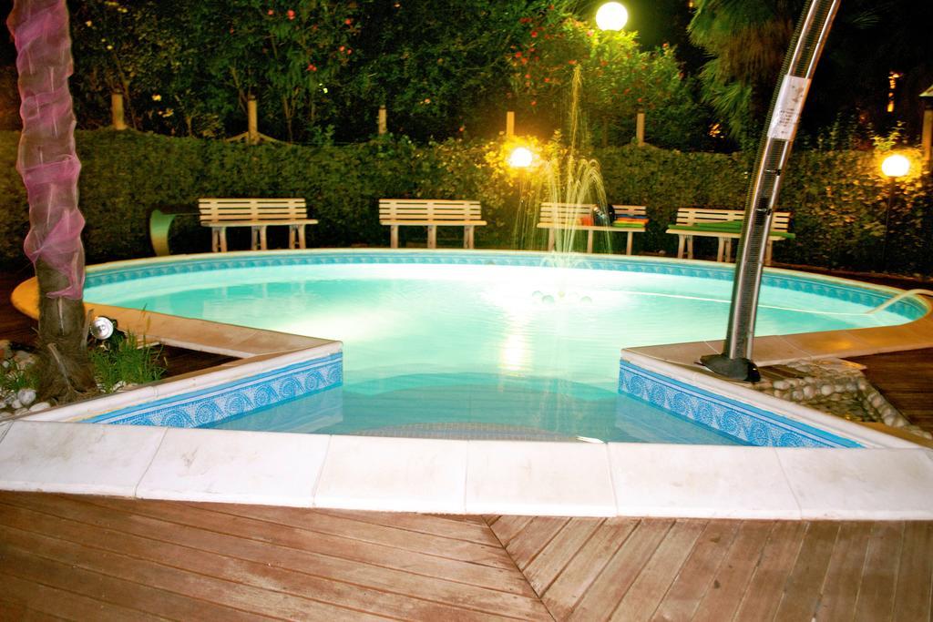 Hotel Bengasi Ρίμινι Εξωτερικό φωτογραφία