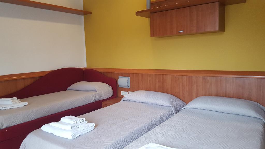 Hotel Bengasi Ρίμινι Εξωτερικό φωτογραφία