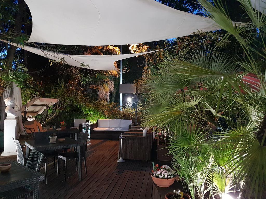 Hotel Bengasi Ρίμινι Εξωτερικό φωτογραφία