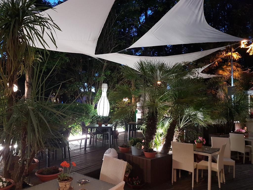 Hotel Bengasi Ρίμινι Εξωτερικό φωτογραφία