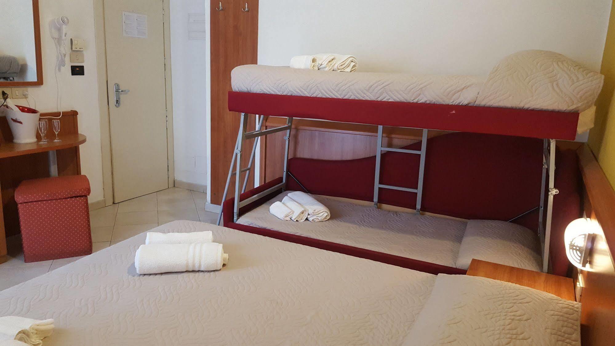Hotel Bengasi Ρίμινι Εξωτερικό φωτογραφία